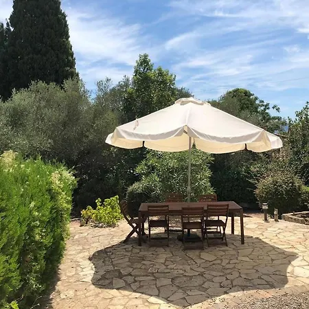 Casa Con Jardin, Piscina, Y Terrazas En Zona Tranquila Cerca De - Es-323-24 *