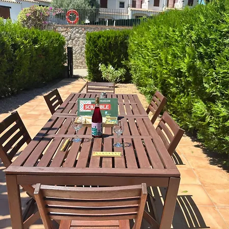 Casa Con Jardin, Piscina, Y Terrazas En Zona Tranquila Cerca De - Es-323-24
